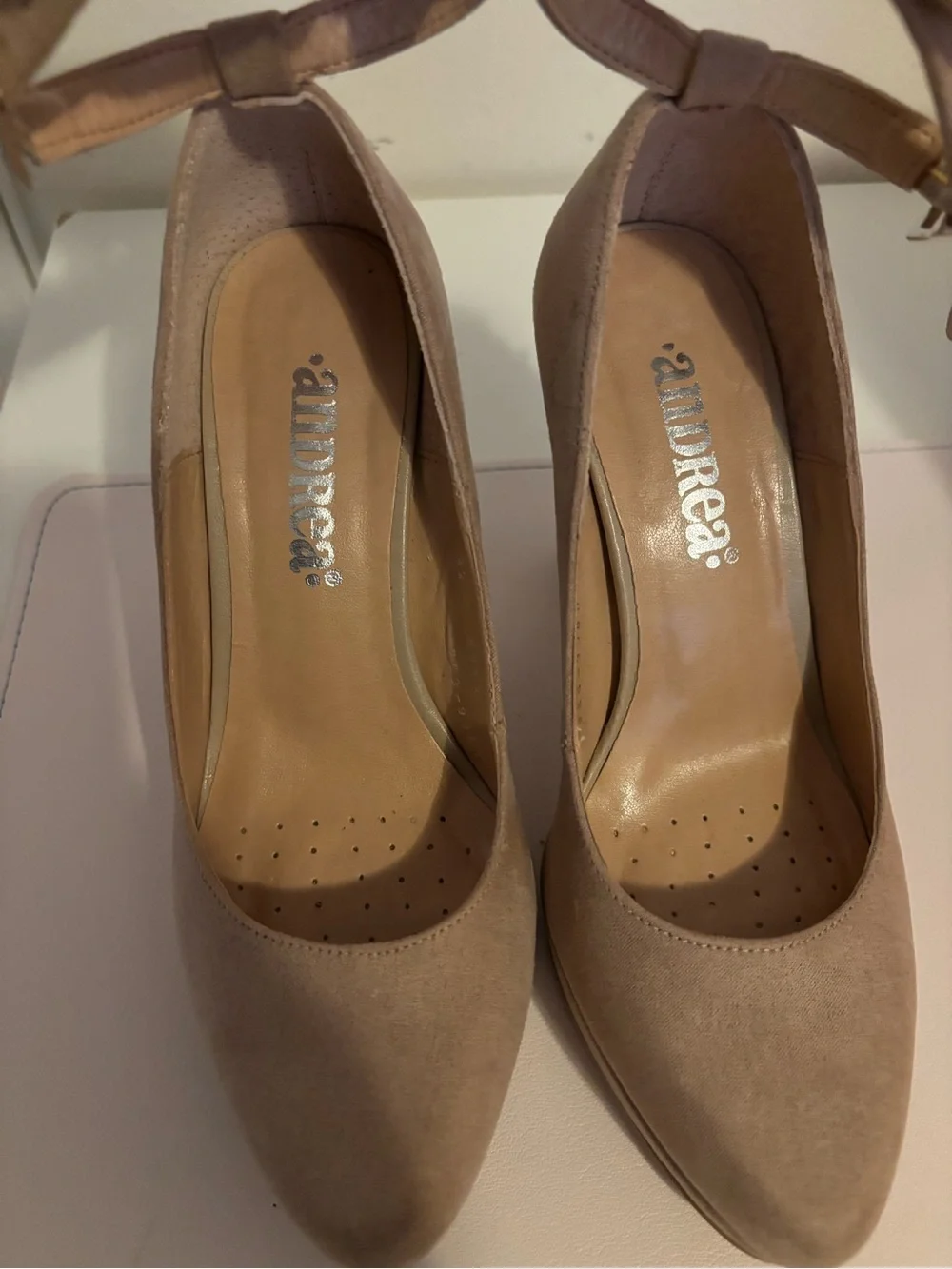 ANDREA FENZI chic pointed